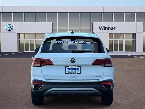 2024 Volkswagen Taos 1.5T SE