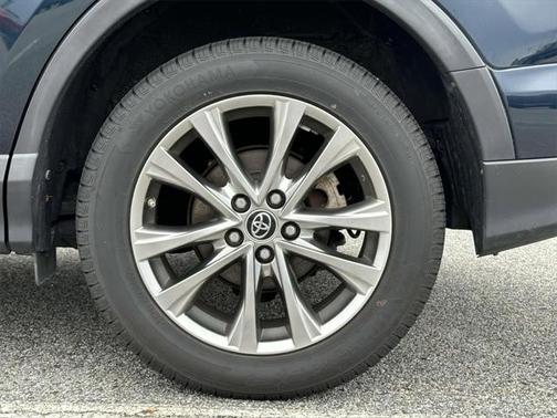 2018 Toyota RAV4 Hybrid SE