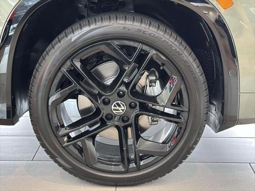 2025 Volkswagen Tiguan 2.0T SE R-Line Black 4MOTION
