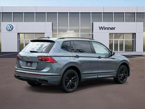 2022 Volkswagen Tiguan 2.0T SE R-Line Black 4MOTION