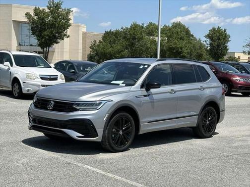 2022 Volkswagen Tiguan 2.0T SE R-Line Black 4MOTION