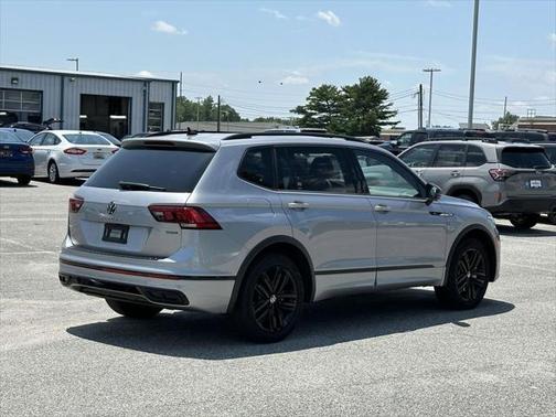 2022 Volkswagen Tiguan 2.0T SE R-Line Black 4MOTION