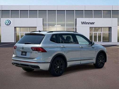 2022 Volkswagen Tiguan 2.0T SE R-Line Black 4MOTION
