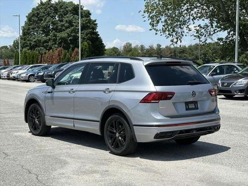 2022 Volkswagen Tiguan 2.0T SE R-Line Black 4MOTION
