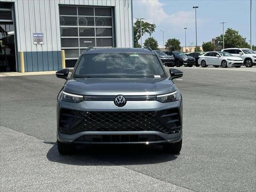 2025 Volkswagen Tiguan 2.0T SE R-Line Black 4MOTION