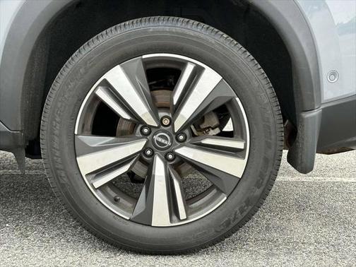 2022 Nissan Rogue SL