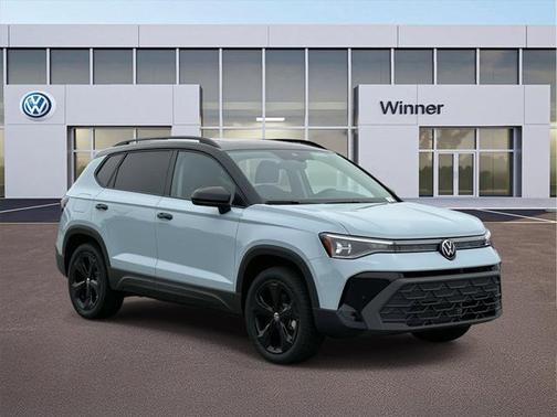 2025 Volkswagen Taos 1.5T SE Black