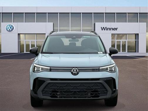 2025 Volkswagen Taos 1.5T SE Black