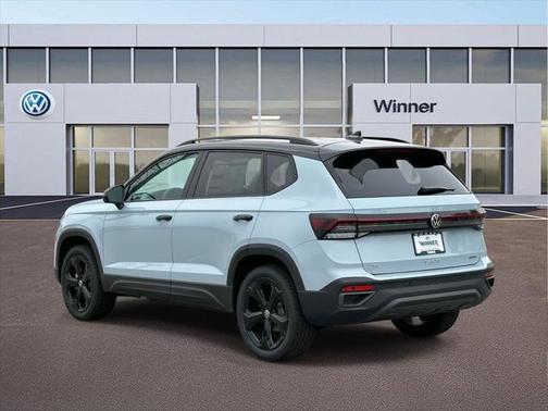 2025 Volkswagen Taos 1.5T SE Black