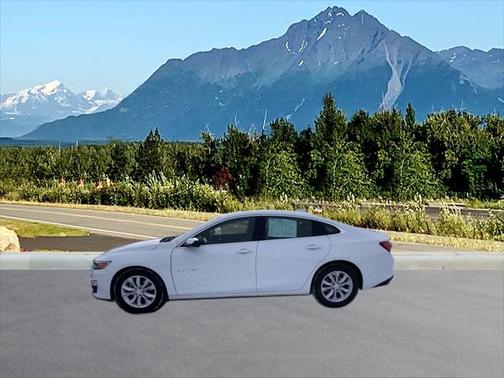 2022 Chevrolet Malibu FWD LT