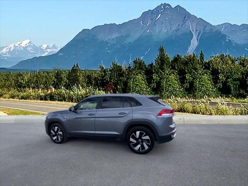 2024 Volkswagen Atlas Cross Sport 2.0T SE w/Technology 4MOTION