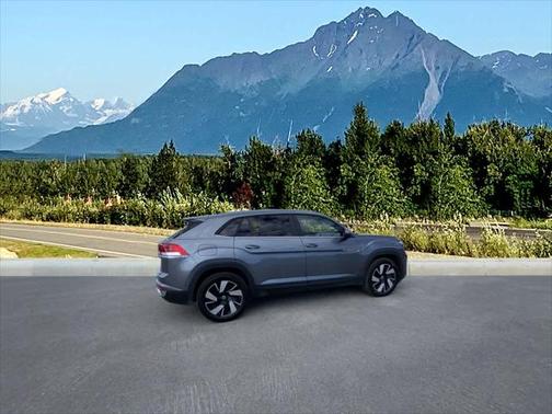 2024 Volkswagen Atlas Cross Sport 2.0T SE w/Technology 4MOTION