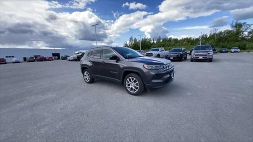 2022 Jeep Compass Latitude Lux