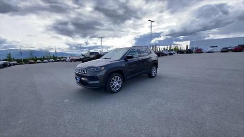 2022 Jeep Compass Latitude Lux