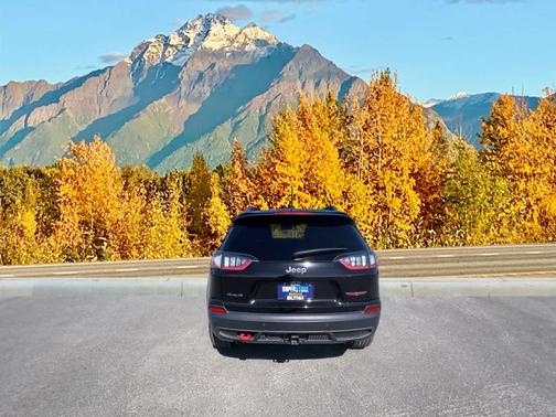 2020 Jeep Cherokee Trailhawk