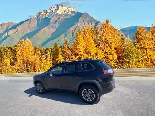 2020 Jeep Cherokee Trailhawk