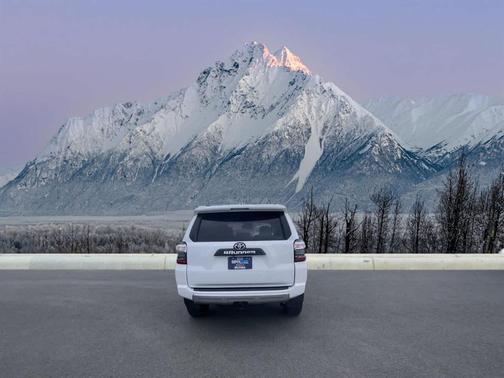 2024 Toyota 4Runner TRD Off Road