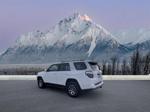 2024 Toyota 4Runner TRD Off Road