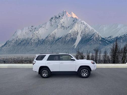 2024 Toyota 4Runner TRD Off Road