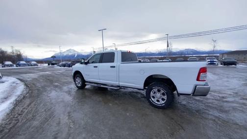 2023 RAM 2500 Big Horn Crew Cab 4x4 8' Box