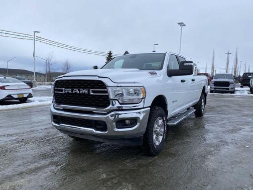 2023 RAM 2500 Big Horn Crew Cab 4x4 8' Box