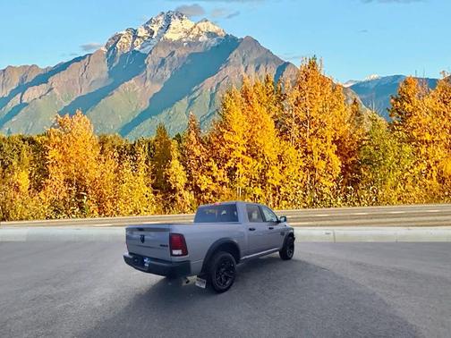 2024 RAM 1500 Classic Warlock Crew Cab 4x4 5'7' Box