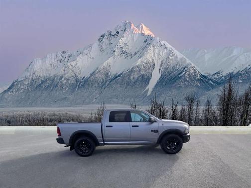 2024 RAM 1500 Classic Warlock Crew Cab 4x4 5'7' Box