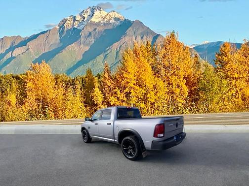 2024 RAM 1500 Classic Warlock Crew Cab 4x4 5'7' Box