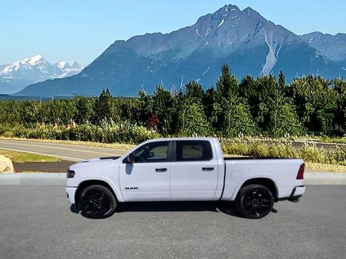 Ivory White Tri-Coat Pearlcoat 2026 RAM 1500 Laramie