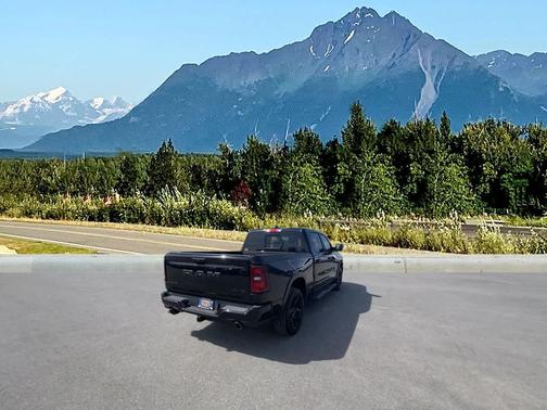 Diamond Black Crystal Pearlcoat 2026 RAM 1500 Laramie