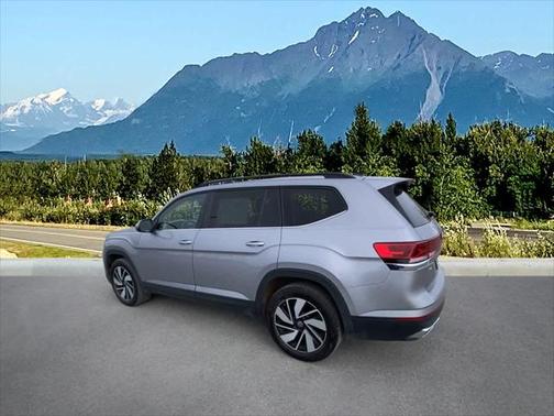 2024 Volkswagen Atlas 2.0T SE w/Technology 4MOTION