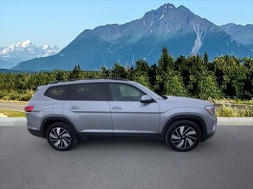 2024 Volkswagen Atlas 2.0T SE w/Technology 4MOTION