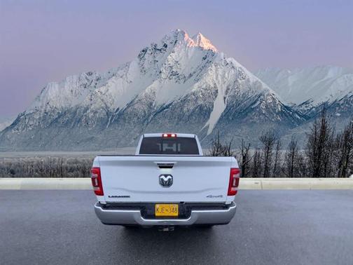 2022 RAM 2500 Laramie Crew Cab 4x4 6'4' Box