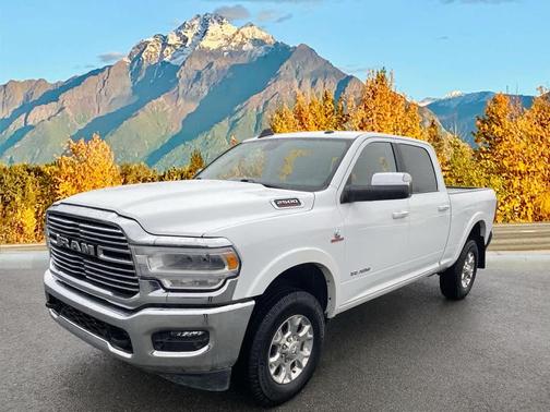 2022 RAM 2500 Laramie Crew Cab 4x4 6'4' Box