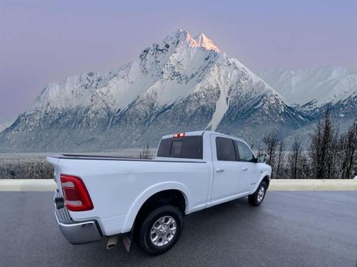 2022 RAM 2500 Laramie Crew Cab 4x4 6'4' Box