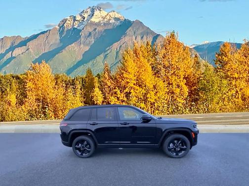 2025 Jeep Grand Cherokee Altitude