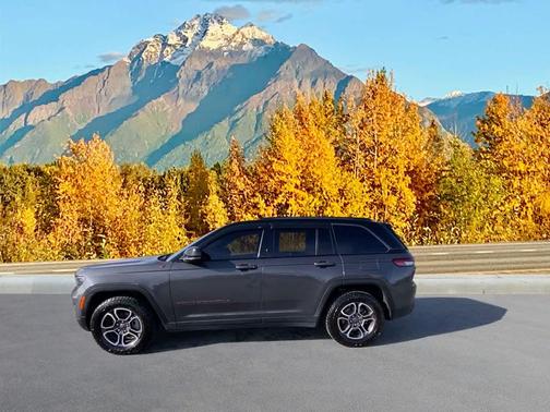2022 Jeep Grand Cherokee Trailhawk
