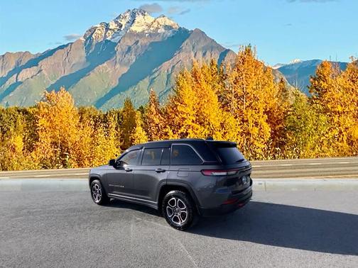 2022 Jeep Grand Cherokee Trailhawk