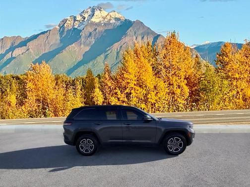 2022 Jeep Grand Cherokee Trailhawk