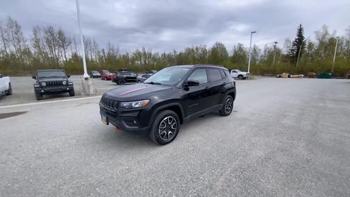 Diamond Black Crystal Pearlcoat 2025 Jeep Compass Trailhawk