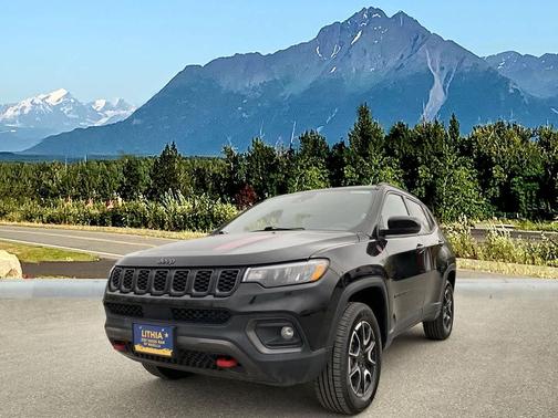 Diamond Black Crystal Pearlcoat 2025 Jeep Compass Trailhawk