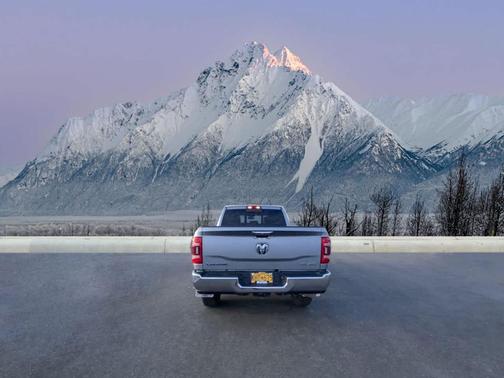 2022 RAM 2500 Laramie Crew Cab 4x4 6'4' Box