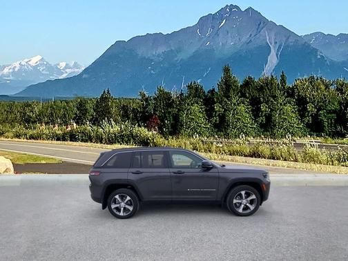 Baltic Gray Metallic Clearcoat 2026 Jeep Grand Cherokee Limited