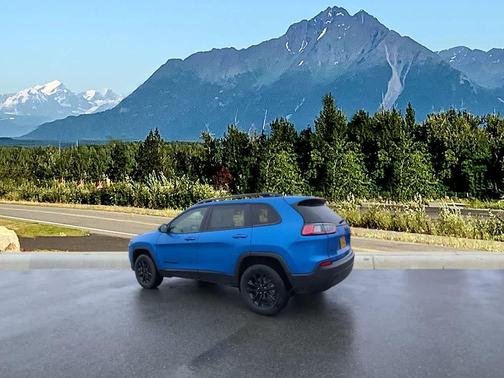 2023 Jeep Cherokee Altitude