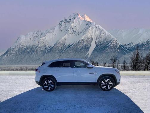 2024 Volkswagen Atlas Cross Sport 2.0T SE w/Technology 4MOTION