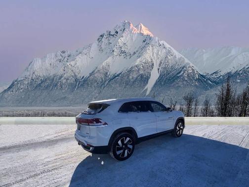 2024 Volkswagen Atlas Cross Sport 2.0T SE w/Technology 4MOTION