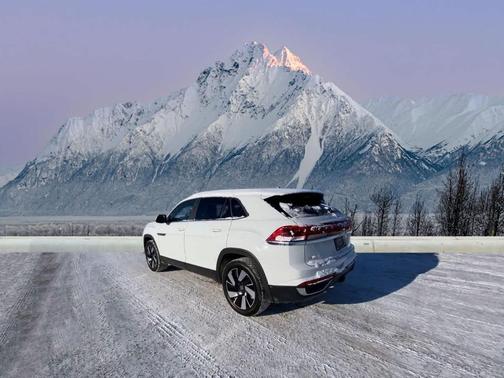 2024 Volkswagen Atlas Cross Sport 2.0T SE w/Technology 4MOTION