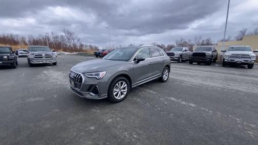 BLU/Blue 2024 Audi Q3 Premium 45 TFSI S line quattro Tiptronic