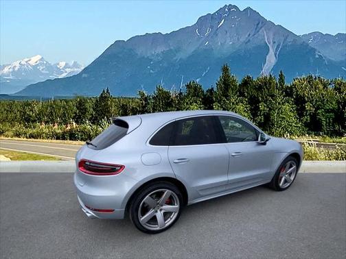 2015 Porsche Macan Turbo