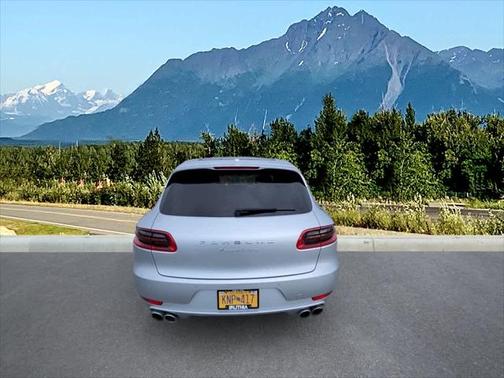 2015 Porsche Macan Turbo